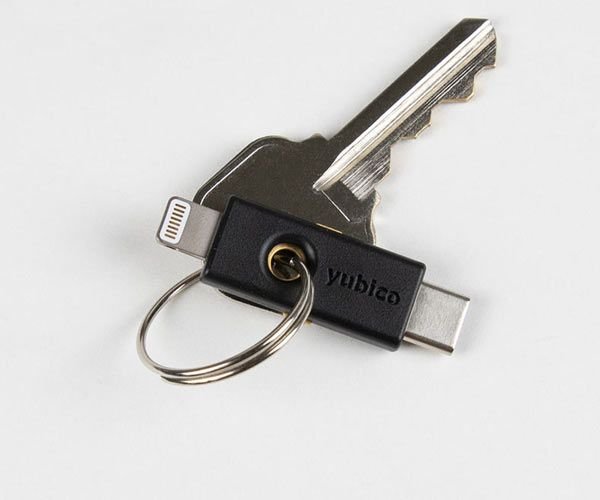 Аппаратный ключ Yubico Yubikey 5Ci USB Type-C, Lightning