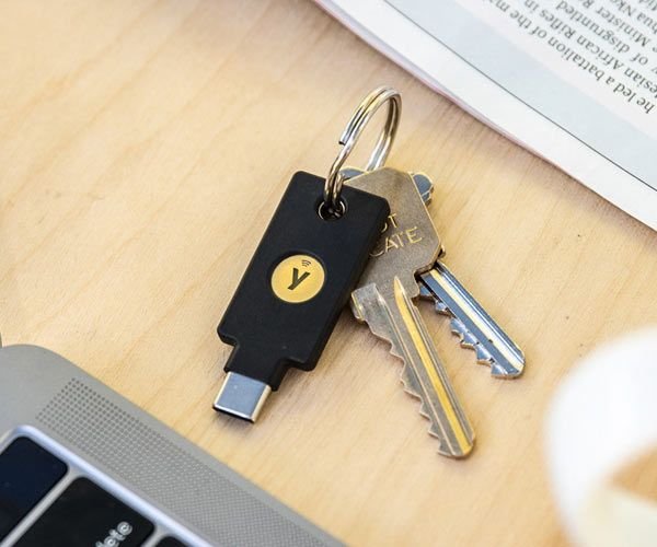 Аппаратный ключ Yubico Yubikey 5C NFC USB Type-C